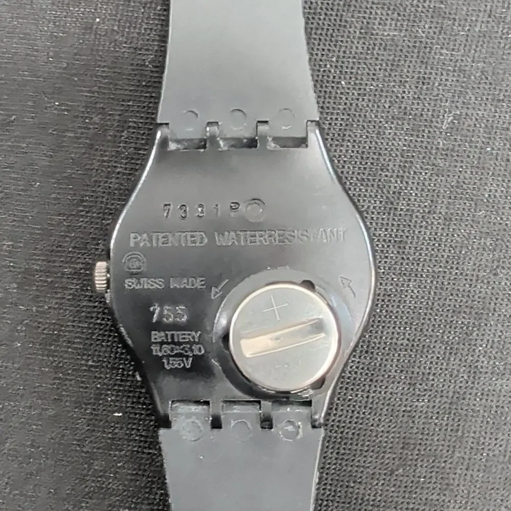 Unisex Vintage Swatch GB-119 Swiss Made 30mm Case 7.5